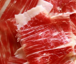 Maridaje de vino con jamón serrano Maridaje de vino con jamón iberico